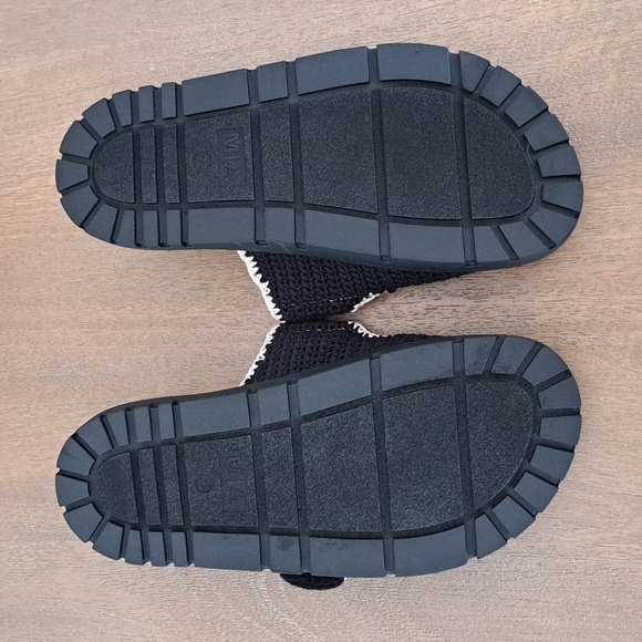 MIA Gabri Women's Knit Sandal - Color: Black / White - Size: 7.5 - Picture 8 of 9